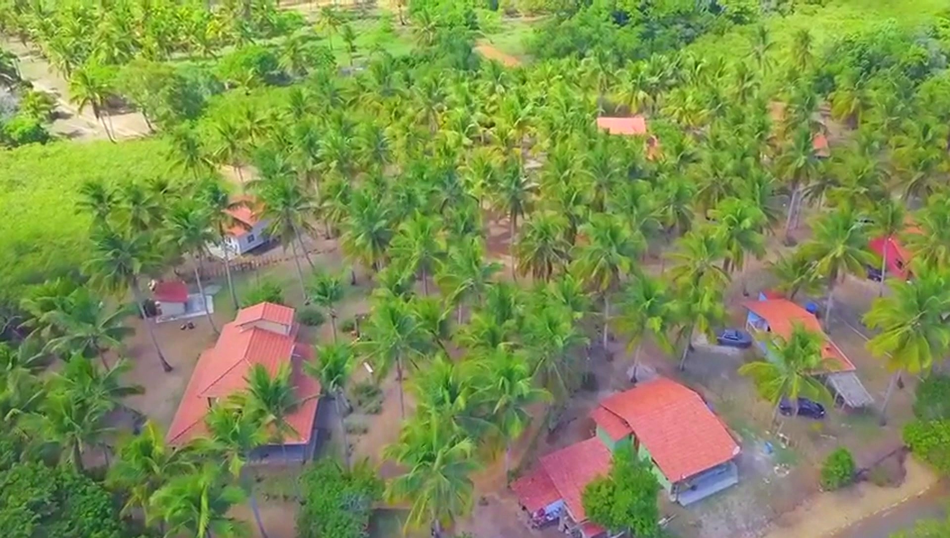 Casas do Condomínio Mar Doce de Abrolhos vistas do drone